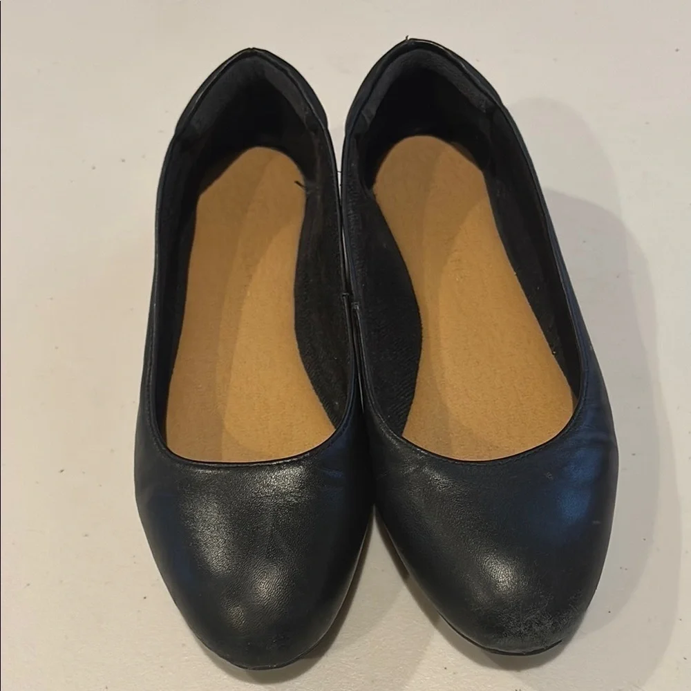 Kelly & Katie - Classic Black Women's Flats. Size 8.5